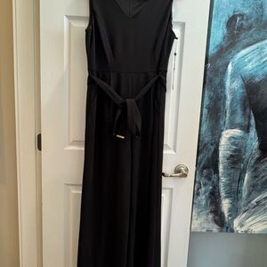 Elegant Black Sleeveless Jumper